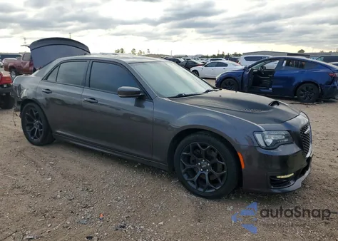 2019 Chrysler 300 S z USA, uszkodzony, nr VIN 2C3CCABT7KH604987